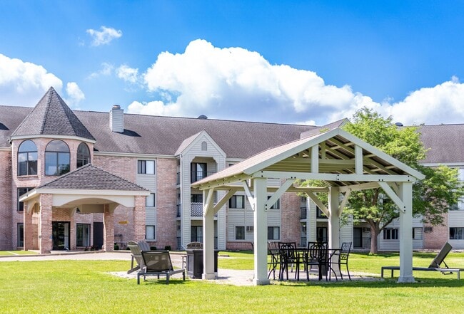 Hummingbird Cove Apartments