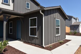 4049 Cinnabar Ave in Merced, CA - Building Photo