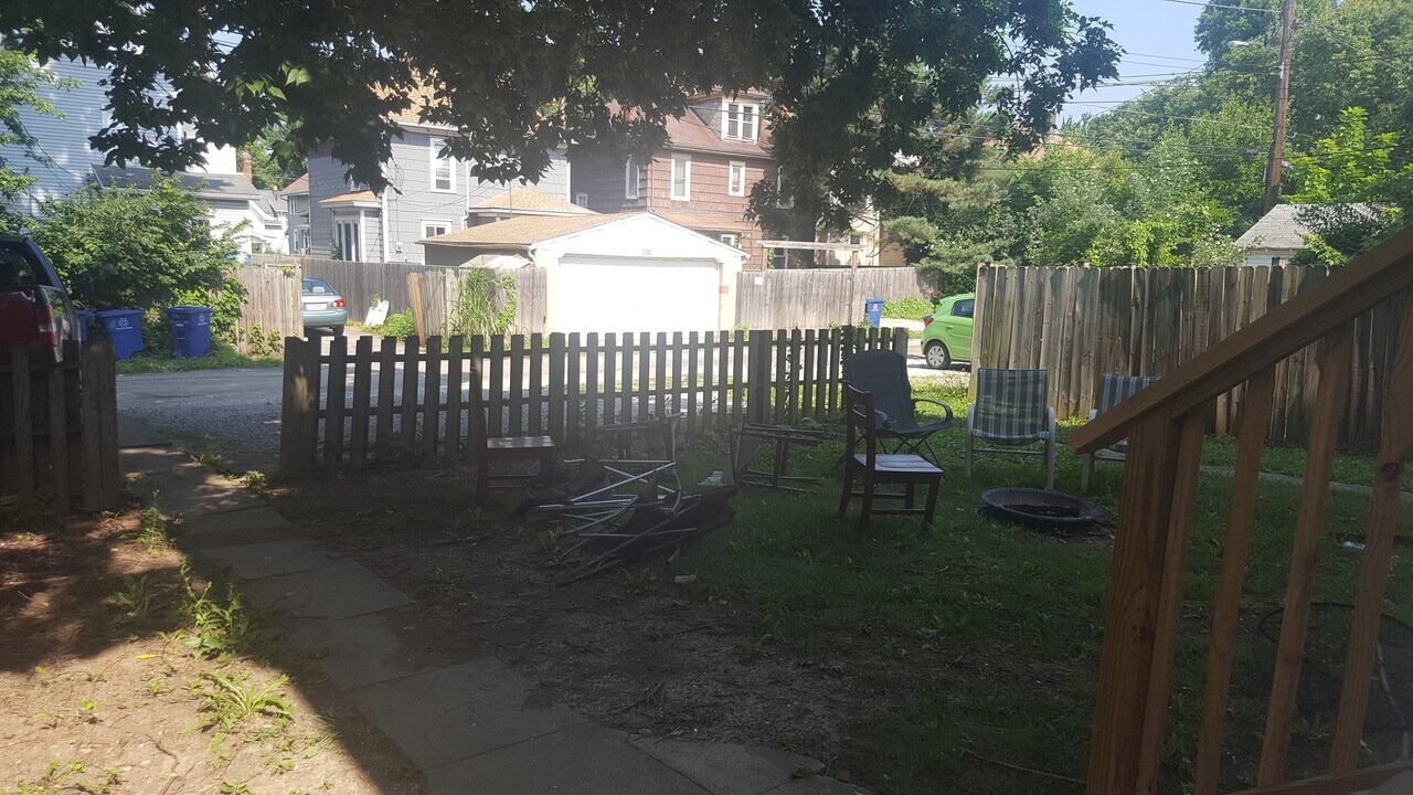 2253 Summit St in Columbus, OH - Building Photo