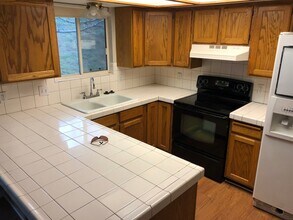 11810 S Hidden Valley Dr in Sandy, UT - Building Photo - Building Photo