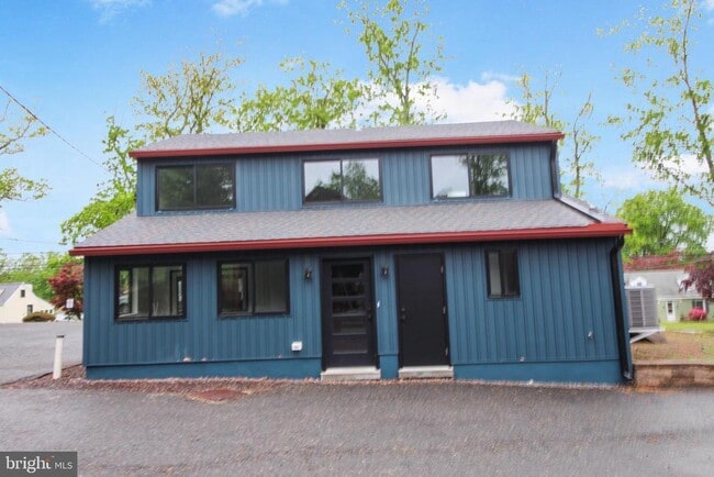 property at 852 N Limerick Rd