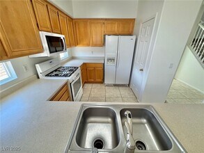 11097 Evvie Ln in Las Vegas, NV - Building Photo - Building Photo