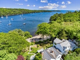 19 Sea St in Rockport, ME - Building Photo