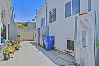 2721 Folsom St, Unit 1 . 2 in Los Angeles, CA - Foto de edificio - Building Photo