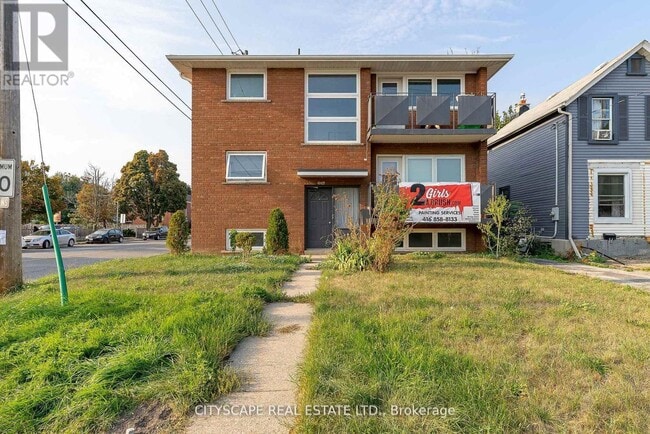 2724 Lake Shore Blvd W in Toronto, ON - Building Photo - Building Photo
