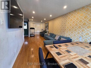 3082 Cantelon Crescent in Mississauga, ON - Building Photo - Building Photo