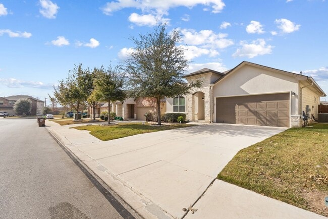 515 Sage Thrasher in San Antonio, TX - Building Photo - Building Photo