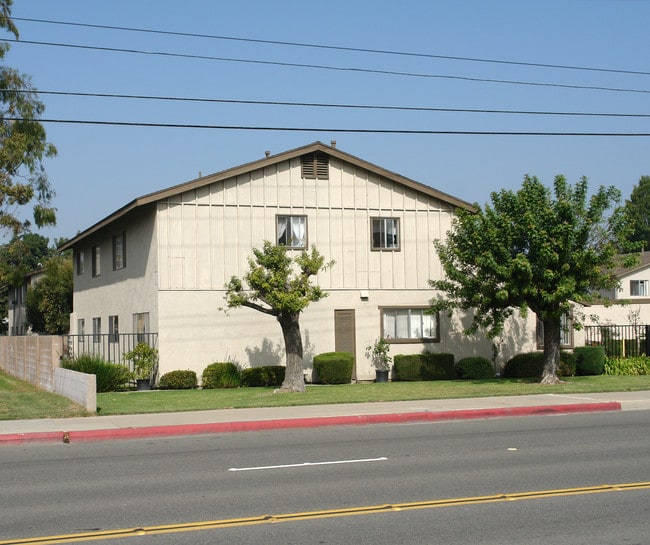 7777 Hazard Ave in Westminster, CA - Foto de edificio - Building Photo