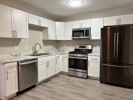 1805 Dainesway Dr in Valparaiso, IN - Building Photo