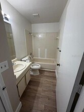 7202 E Bank Dr in Tampa, FL - Building Photo - Building Photo