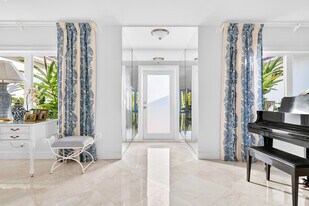 107 E Inlet Dr in Palm Beach, FL - Building Photo