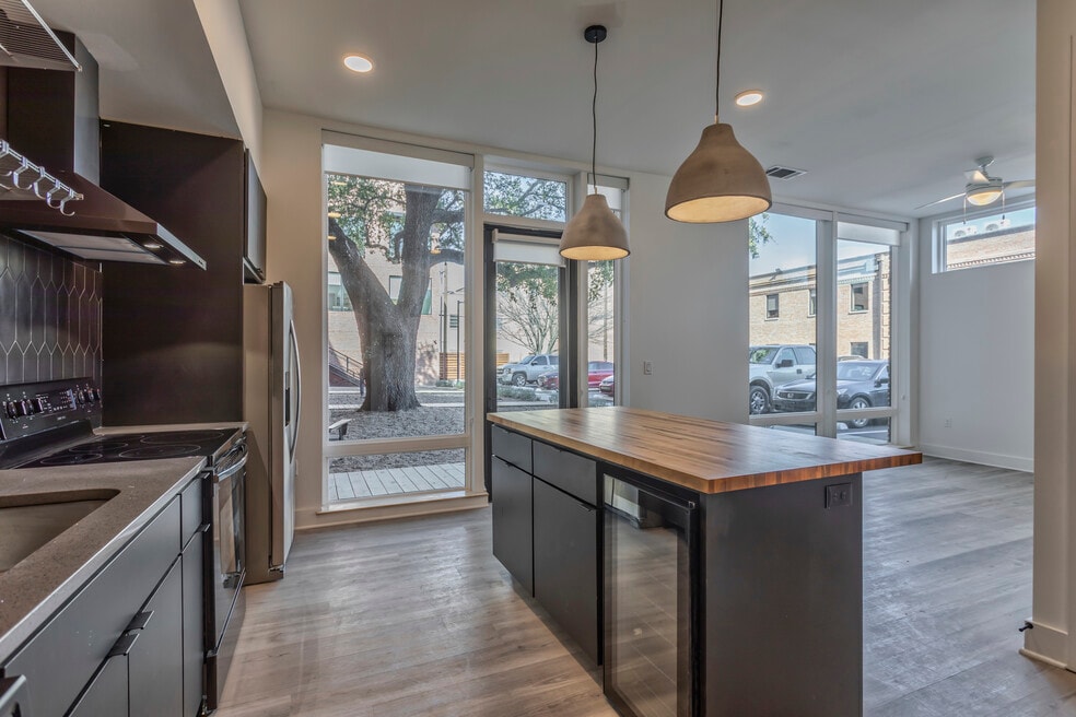 Brackins Village Apartments Dallas, TX Apartments For Rent