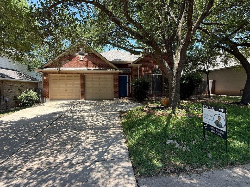 1904 Montana Sky Dr in Austin, TX - Building Photo