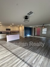 1102 E Dorrell Ln in North Las Vegas, NV - Building Photo - Building Photo