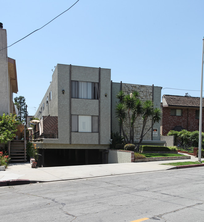 1813 Scott Rd in Burbank, CA - Building Photo