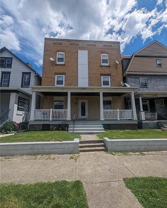 618 Maplewood Ave, Unit Apartment 3 in Ambridge, PA - Building Photo