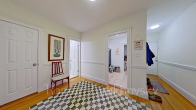 1848 Commonwealth Ave, Unit 37 in Boston, MA - Building Photo - Building Photo