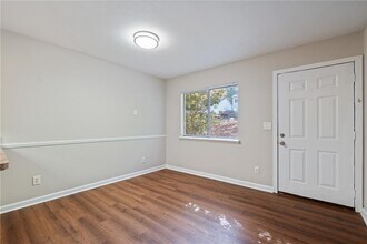 580 Northridge Crossing Dr in Atlanta, GA - Building Photo - Building Photo