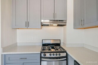 70 Terra Vista Ave in San Francisco, CA - Building Photo - Building Photo