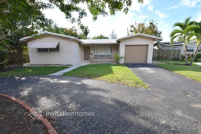 property at 921 E Hawthorne Cir