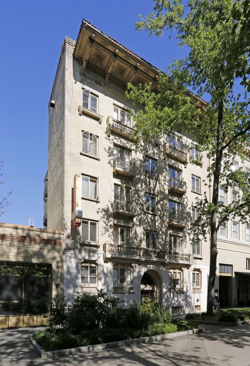 El Cortez Apartments in Sacramento, CA - Building Photo