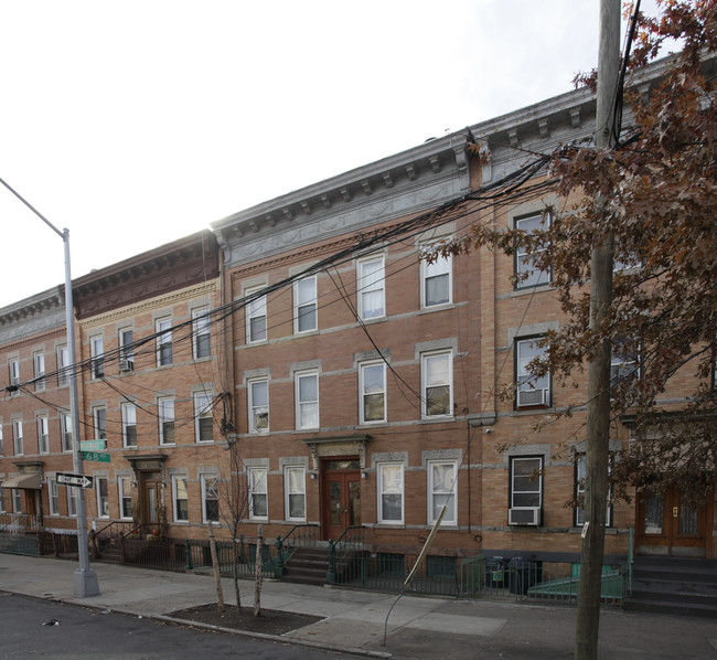 872 Woodward Ave in Ridgewood, NY - Building Photo - Building Photo