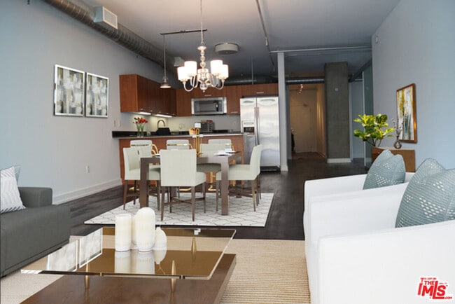 property at 645 W 9th St