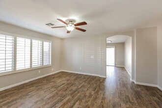 10898 W Alvarado Rd in Avondale, AZ - Building Photo - Building Photo