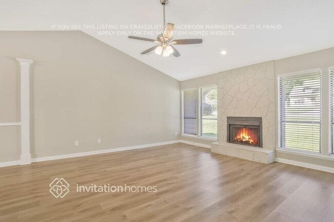 1194 Realm Ln in Lawrenceville, GA - Foto de edificio - Building Photo