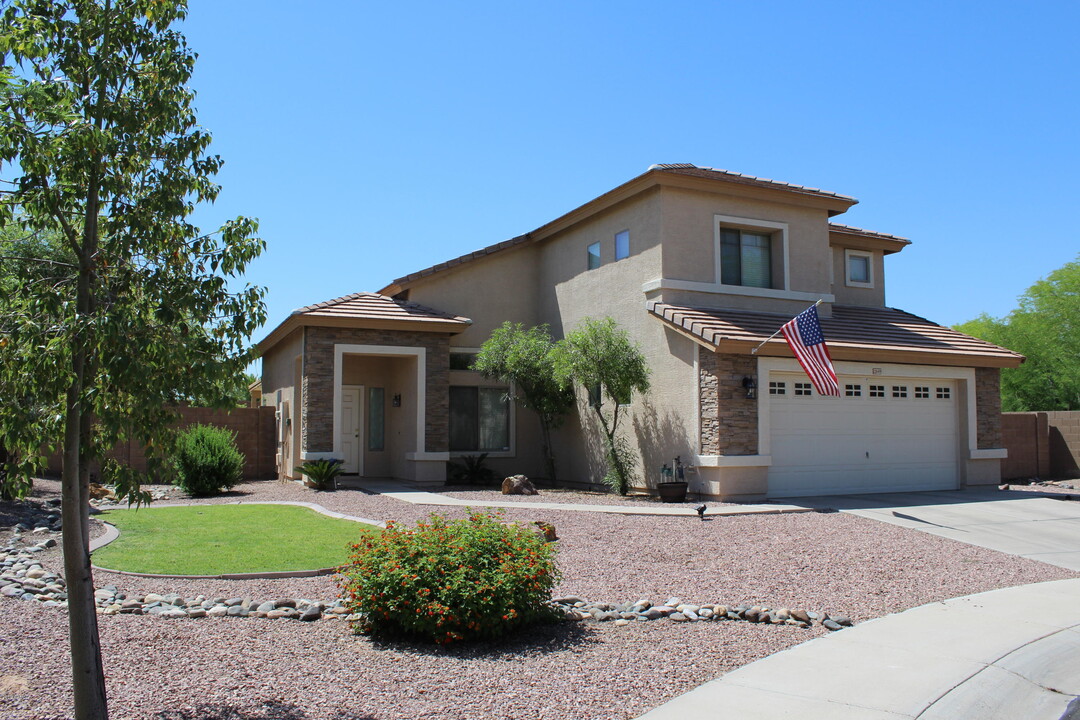 13549 W Berridge Ln in Litchfield Park, AZ - Building Photo