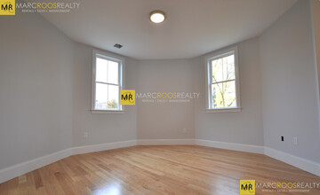 44 Murdock St, Unit 5 in Boston, MA - Foto de edificio - Building Photo