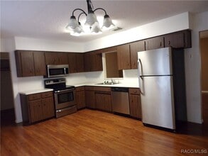 100 E Knightsbridge Pl in Lecanto, FL - Building Photo - Building Photo