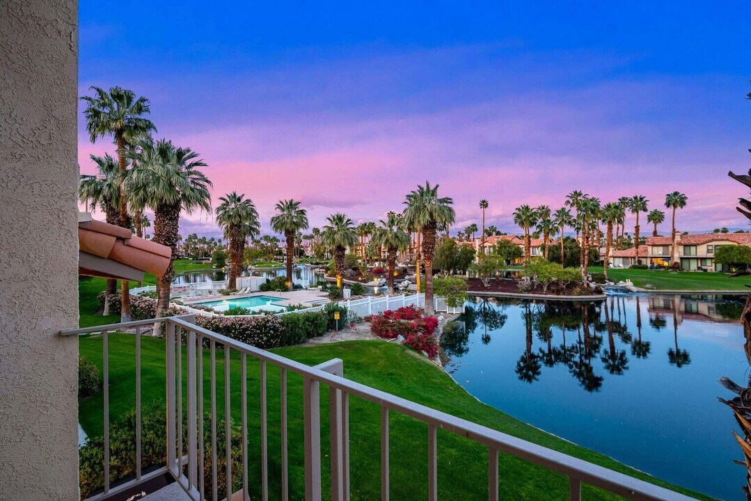 55438 Firestone in La Quinta, CA - Building Photo