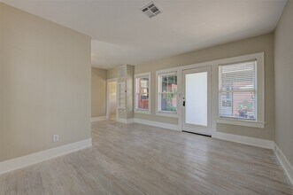 1001 Bomar St in Houston, TX - Building Photo - Building Photo