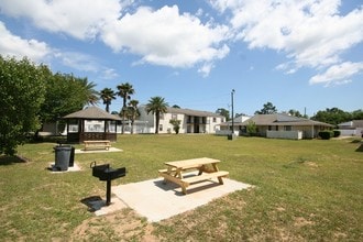 Oak Ridge Apartments in Pensacola, FL - Building Photo - Building Photo