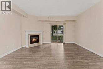 5995 Ellis St in Lasalle, ON - Building Photo - Building Photo