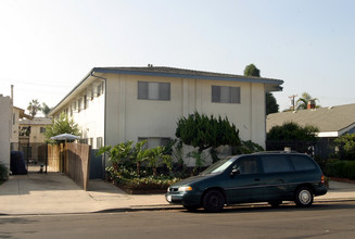 Juniper Apartments in San Diego, CA - Building Photo - Building Photo