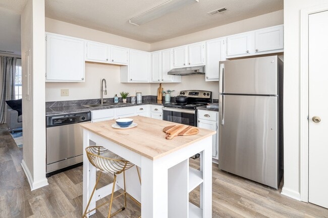 Hideaway Townhomes in Fredericksburg, VA - Foto de edificio - Building Photo
