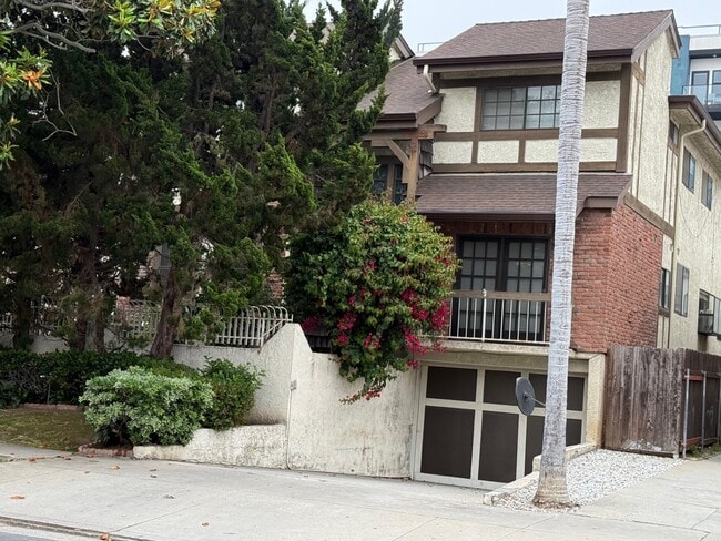 property at 3647 Keystone Ave