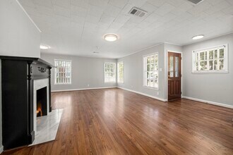 6438 Pinehurst Dr in Houston, TX - Building Photo - Building Photo