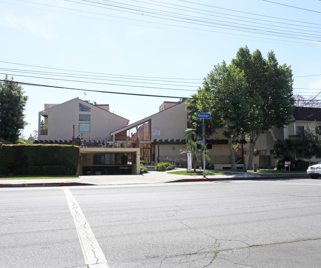 4770 Kester Ave in Sherman Oaks, CA - Building Photo - Building Photo