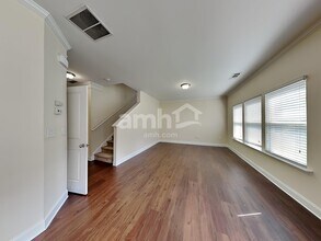 77 Dynasty Ln in Hiram, GA - Foto de edificio - Building Photo