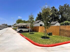 740 N Alamo Rd, Unit 31 in Alamo, TX - Building Photo
