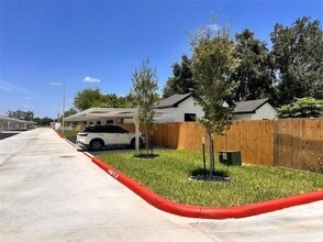 740 N Alamo Rd, Unit 23 in Alamo, TX - Building Photo - Building Photo