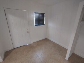 710 Sequoia Dr in Bakersfield, CA - Building Photo - Building Photo