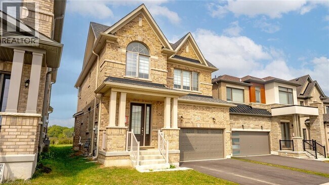 102 Strickland Ave in Brantford, ON - Building Photo - Building Photo