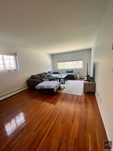 74 STREET, Unit 1 in Queens, NY - Foto de edificio - Building Photo