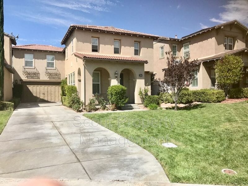 28770 Oak Park Ln in Temecula, CA - Building Photo