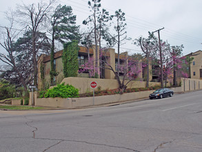 1402 S St Louis Ave in Tulsa, OK - Building Photo - Building Photo