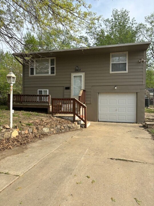 18407 Lexington Rd in Independence, MO - Building Photo
